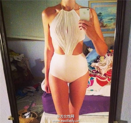 你还穿比基尼吗 试试连身泳装 性感又遮肉