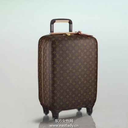 路易·威登（Louis Vuitton）手袋多种搭配风格 夏日外出提升造型