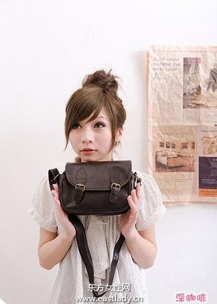 百搭休闲包将时尚表现的非常有个性