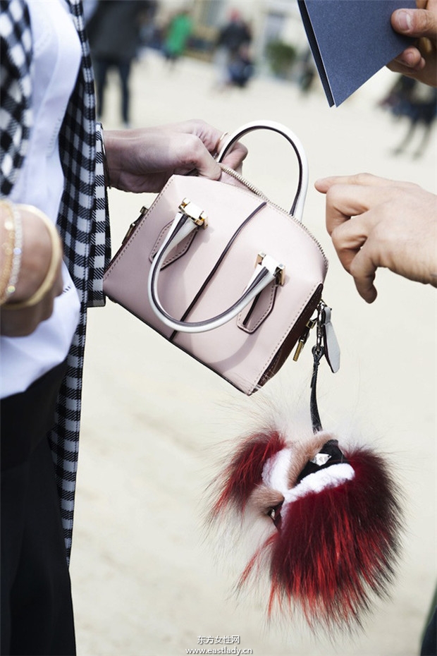 街头达人百变饰品搭个性十足