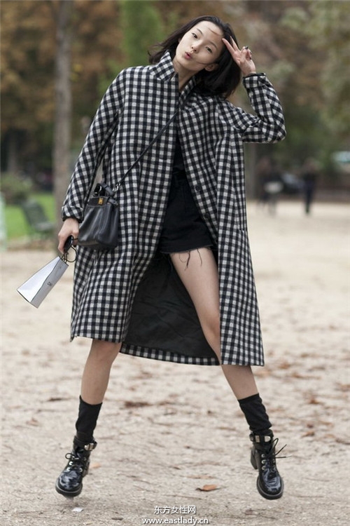 跟超模雎晓雯学品牌女包搭配