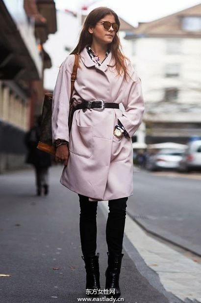 腰带搭配立马穿出小蛮腰