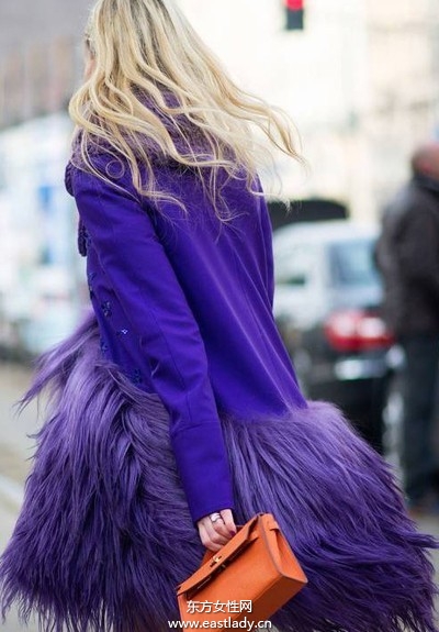 街拍欧美达人时髦包包提高回头率