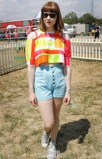 学明星穿时尚休闲帆布鞋