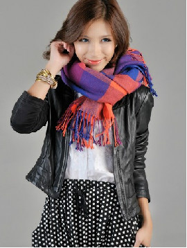 时尚围巾单品给冬日添温暖