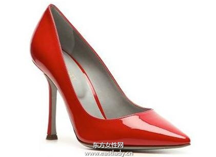2013年最热的尖头高跟鞋让你女人味十足