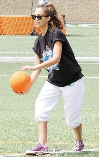 学明星穿时尚休闲帆布鞋