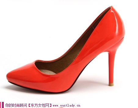 尖头时尚高跟鞋 让你的味道与众不同