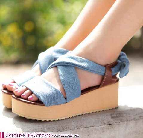 松糕跟厚底坡跟鞋 给您不一般的高度