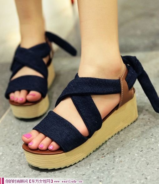 松糕跟厚底坡跟鞋 给您不一般的高度