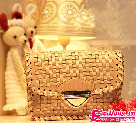 淘宝网女包 玩转时尚潮流搭配