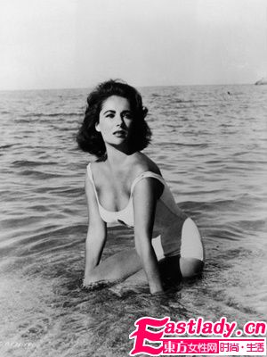 十个泳装造型经久不衰