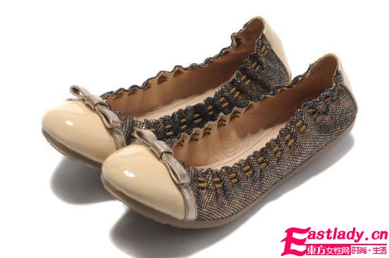 连衣裙平底鞋今季中必不可少的单品