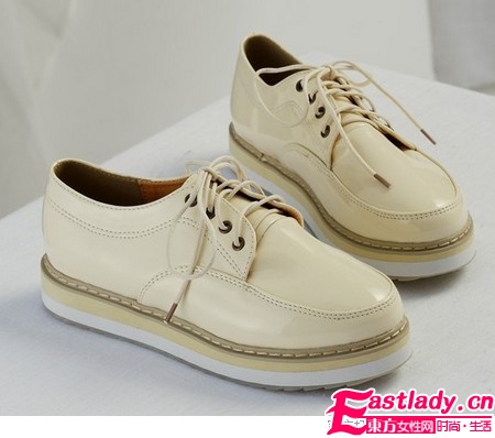 时髦松糕鞋 给你的装扮锦上添花