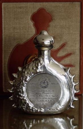 奢侈品洛世奇水晶紧身连衣裙 你肯为她买单吗