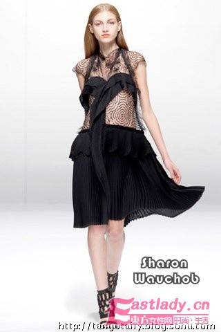 2011春夏蕾丝裙新品发布 打造优雅女人味