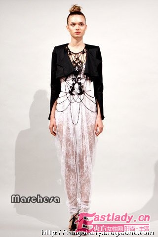 2011春夏蕾丝裙新品发布 打造优雅女人味