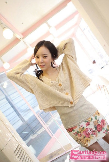 透视衬衫和包臀裙的组合让人神魂颠倒