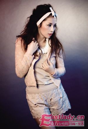 魅力阳春三月 明星外套齐芬芳