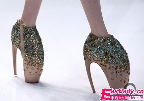 索菲娅首席设计师盘点2010年奢侈女鞋红榜
