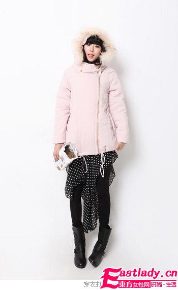 反季节穿搭 夏裙冬穿很时髦