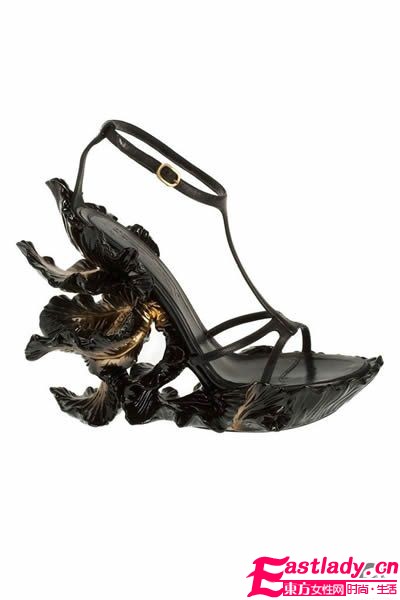 索菲娅首席设计师盘点2010年奢侈女鞋红榜