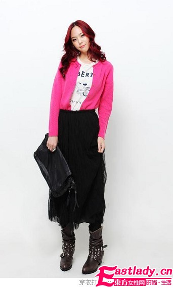 反季节穿搭 夏裙冬穿很时髦