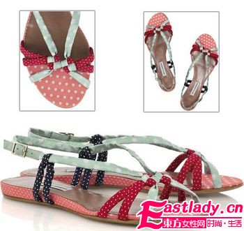 假日出游靓搭配 波西米亚凉鞋让你足下生辉