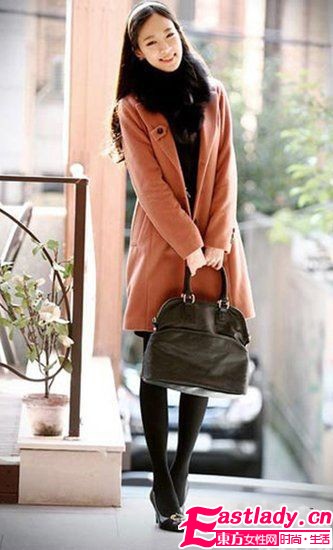 职场优雅甜美展现 OL大衣最In潮