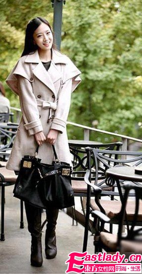 职场优雅甜美展现 OL大衣最In潮