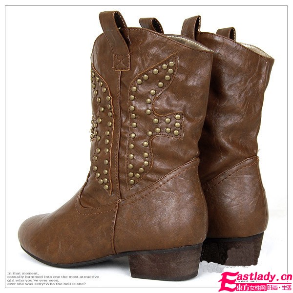 冬季拉风朋克靴 时尚MM最爱穿