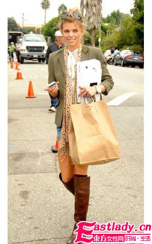 多风格长靴受热宠 欧美女星搭配秀