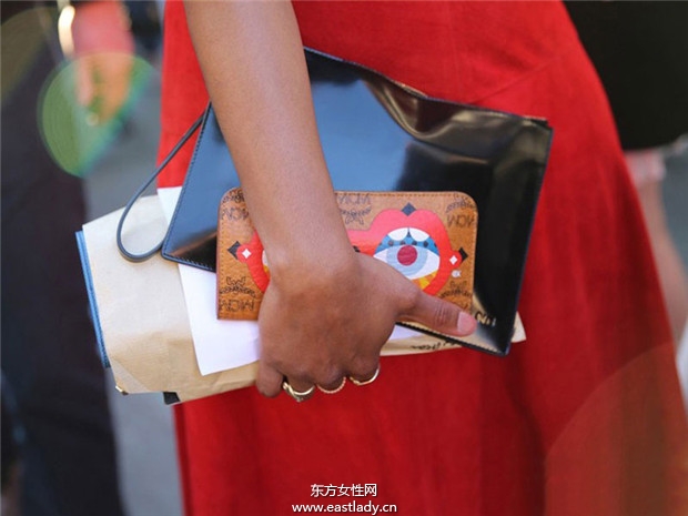 时装周时尚达人珠宝首饰成点睛之物