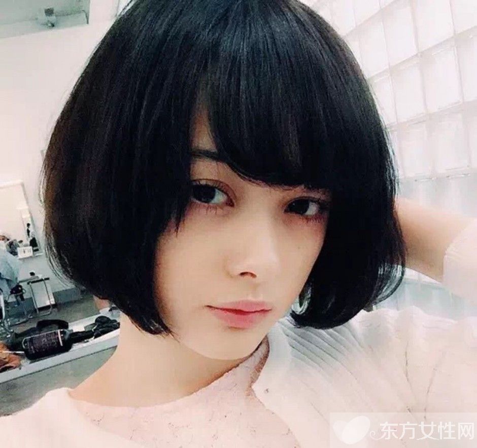 短发戴什么帽子好看？一顶帽子为美加满分