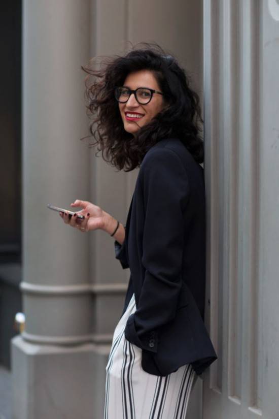 赶时髦的框架眼镜怎么戴 八个技巧要记好