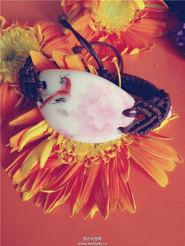 夏季热潮优雅手链伴你行