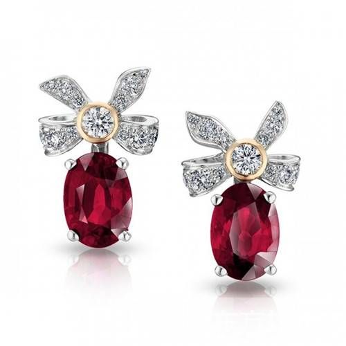 想 提气 那自然少不了一副亮眼的红色耳环