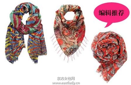 春日的丝巾装点出时尚的元素和春天的气息