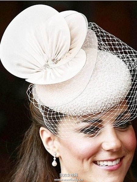帽子怎么戴才高贵 让我们向凯特王妃学习