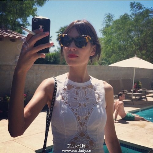 欧美MM墨镜出行时尚感十足