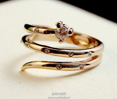 蛇年必备转运饰品很潮又实用