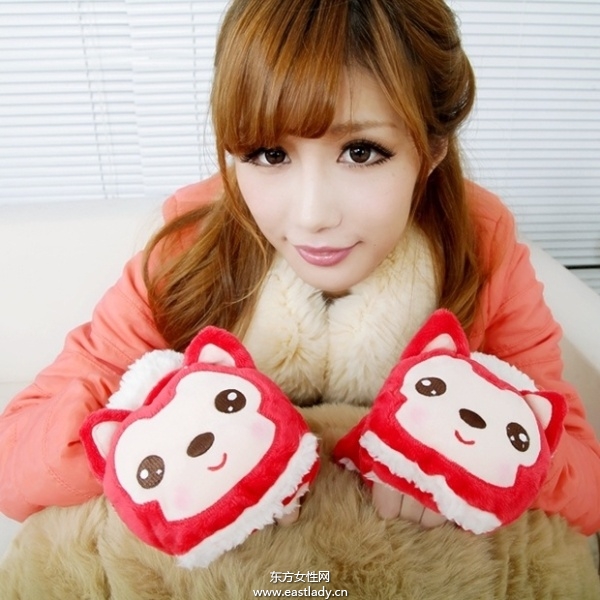 卡通手套造型戴出活力气息