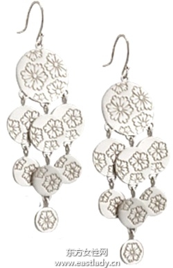 精致别样耳环彰显小女人的优雅和美丽