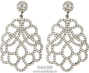 精致别样耳环彰显小女人的优雅和美丽