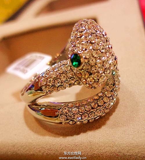 蛇年必备转运饰品很潮又实用