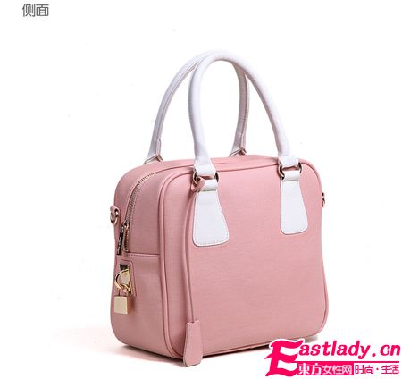 百搭斜跨时尚小包包让你拥有十足女人味儿