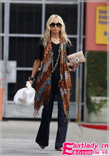 实用围巾系法 百变造型你做主