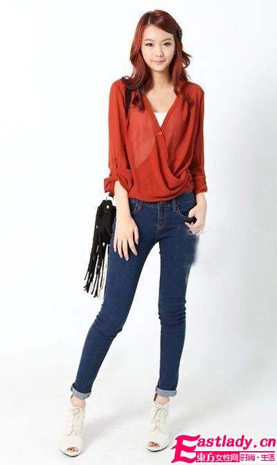 魅力无法挡 流苏包包摇曳职场俏媚装