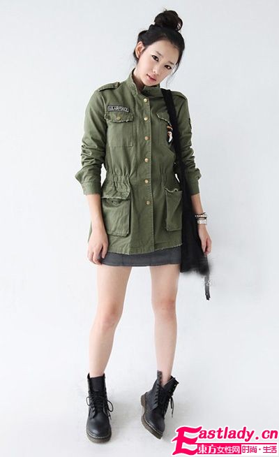 魅力无法挡 流苏包包摇曳职场俏媚装