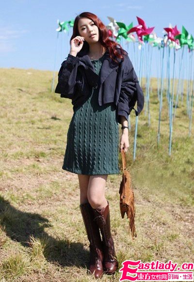 魅力无法挡 流苏包包摇曳职场俏媚装